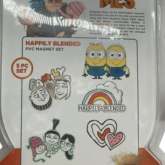 Universal Studios Despicable Me 3 Happily Blended PVC Magnet Set New - Picture 4 of 8